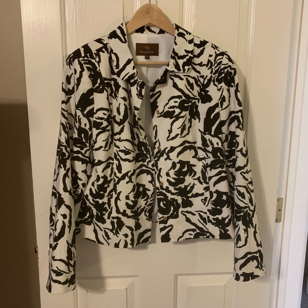 Light weight, formal button jacket - Floral print Size 12